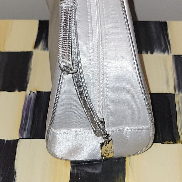 DIOR Parfums Cosmetic Case Bag White Silver - Picture 6 of 11